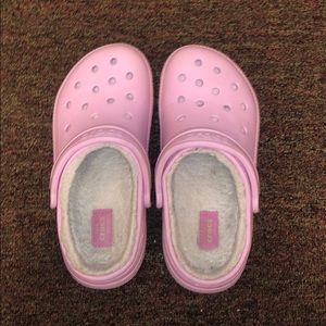 pink fuzzy crocs